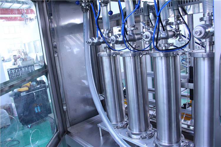 Mașină de umplere cu gem