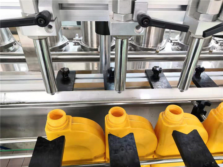 Mașină de umplere cu sticlă LDP