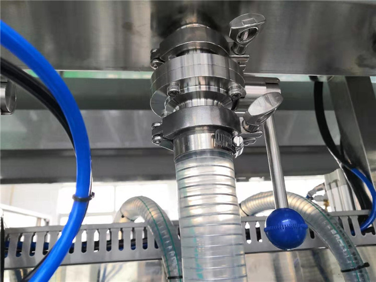 masina de umplere cu ciocolata